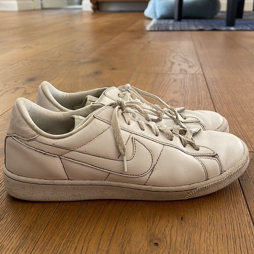 white blazer low